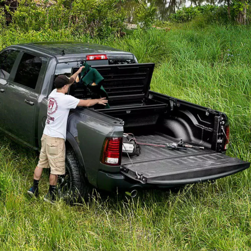 Deuce Soft Folding Tonneau Cover Tacoma (2016-2023) - Image 4