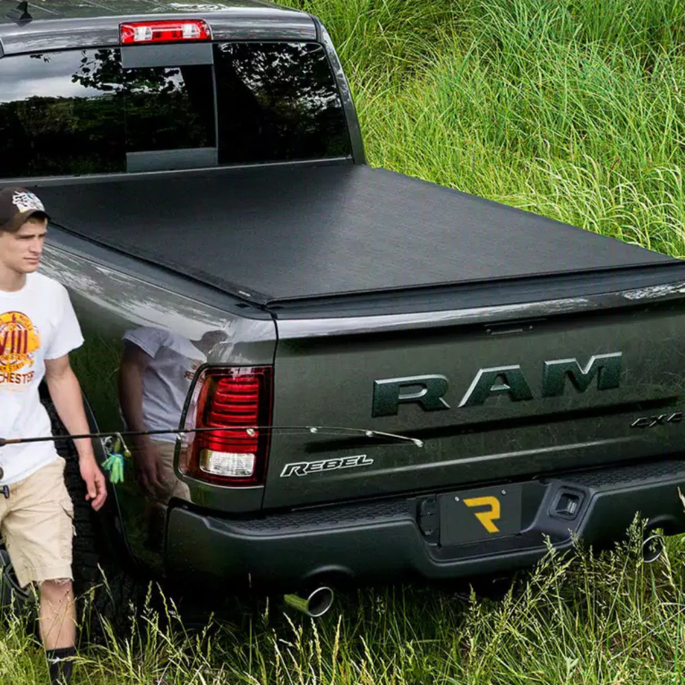 Deuce Soft Folding Tonneau Cover Tundra (2022+) - Image 17