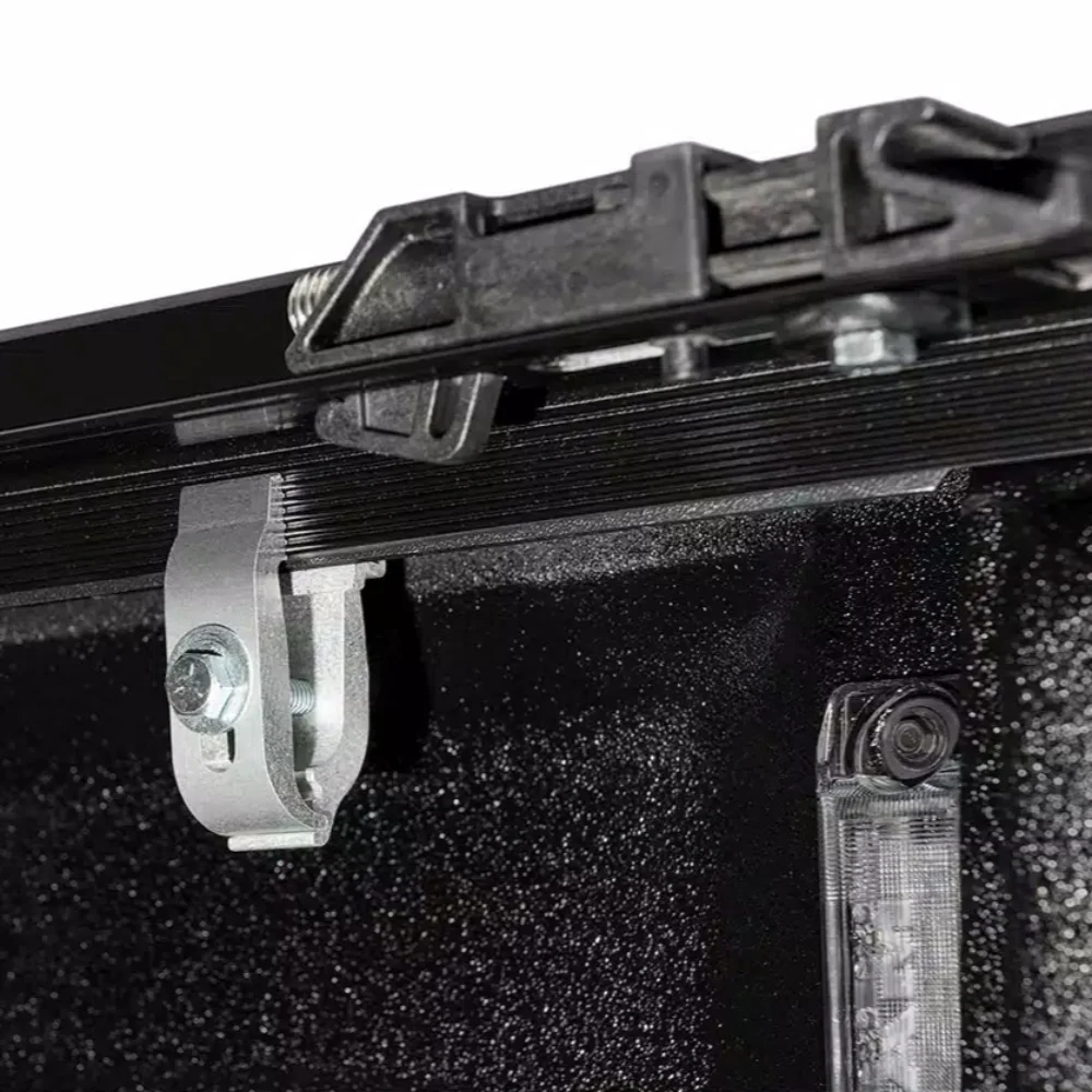 Deuce Soft Folding Tonneau Cover Tundra (2022+) - Image 8