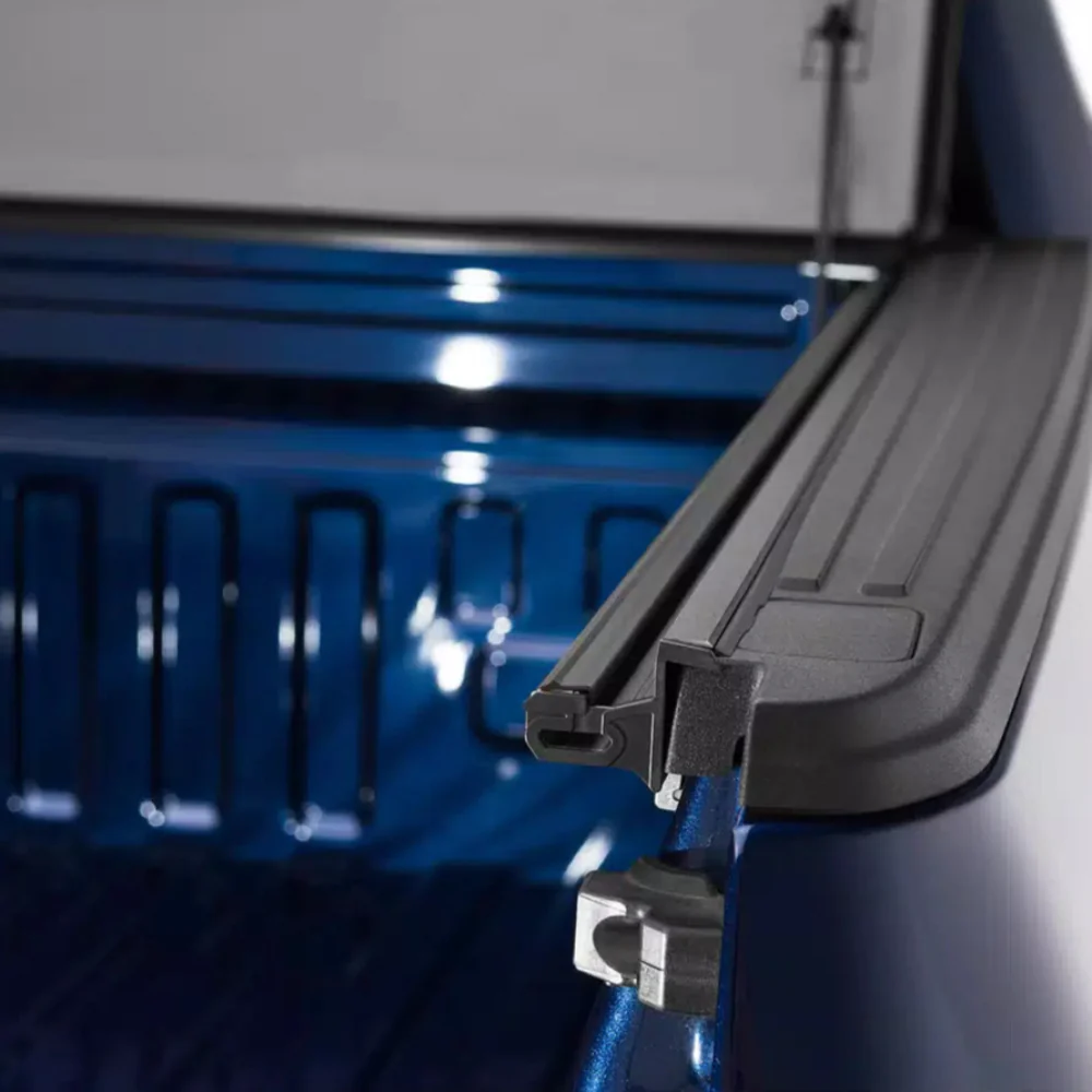 Fibermax Hard Folding Tonneau Cover Tacoma (2016-2023) - Image 15