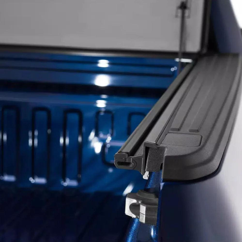 Fibermax Hard Folding Tonneau Cover Tacoma (2024+) - Image 9