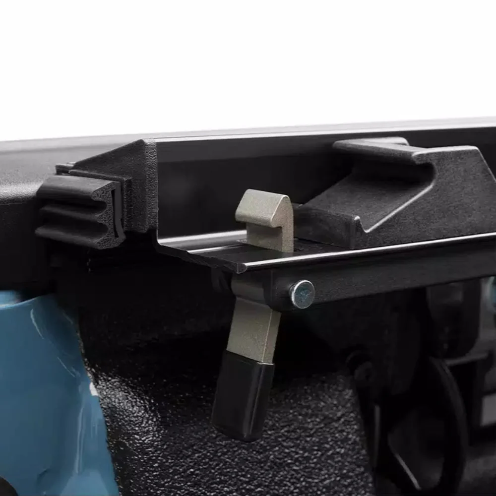 Pro X15 Soft Roll Up Tonneau Cover Tacoma (2024+) - Image 10