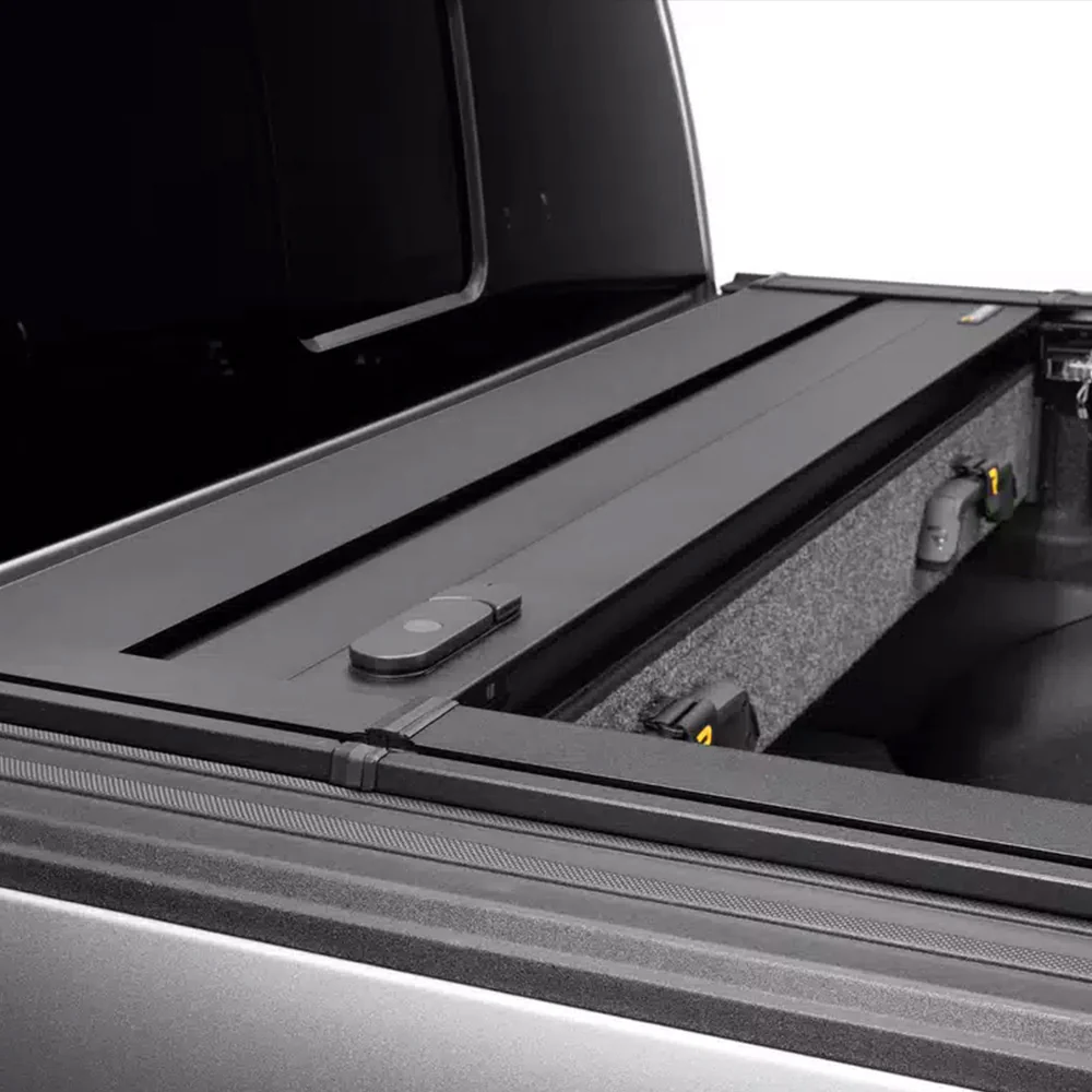 RetraxPro FRC-4000 EZ-OFF Manual Retractable Tonneau Cover w/ T-Slot Rails Tacoma (2024+) - Image 10
