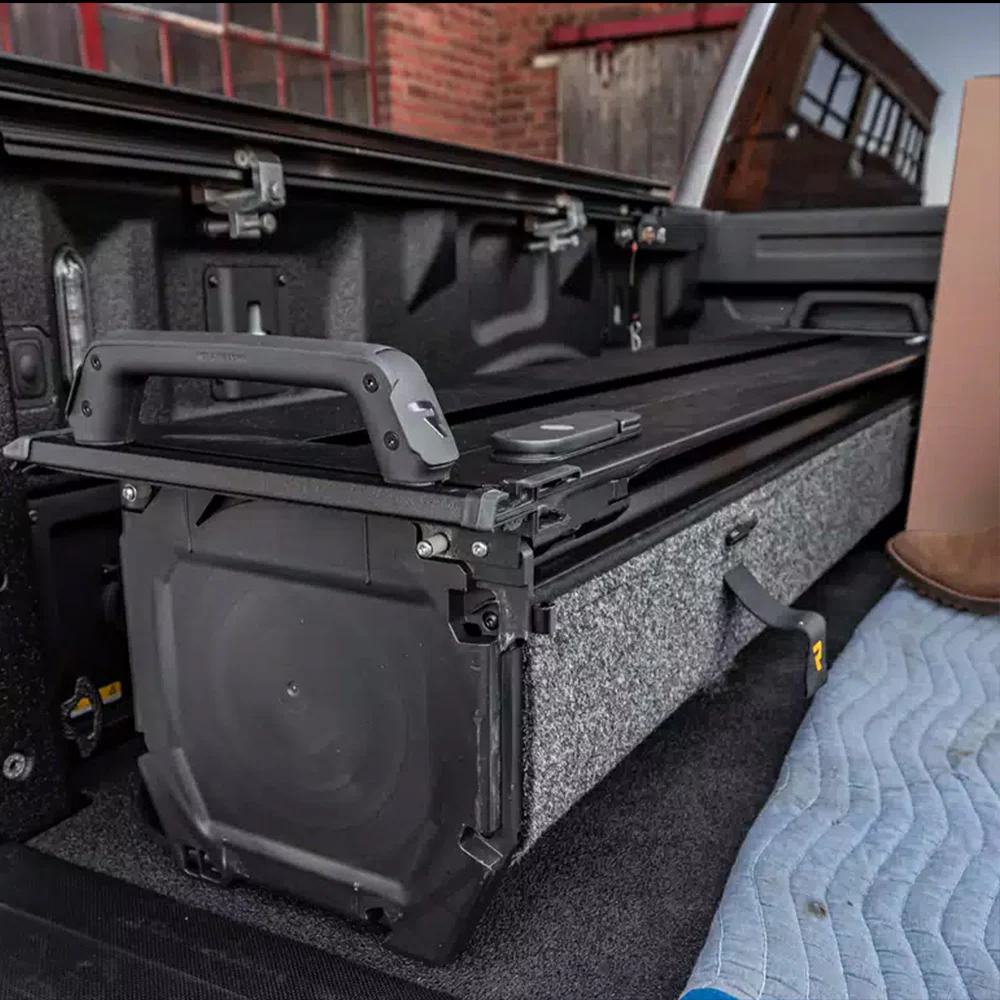 RetraxPro FRC-4000 EZ-OFF Manual Retractable Tonneau Cover w/ T-Slot Rails Tacoma (2024+) - Image 13