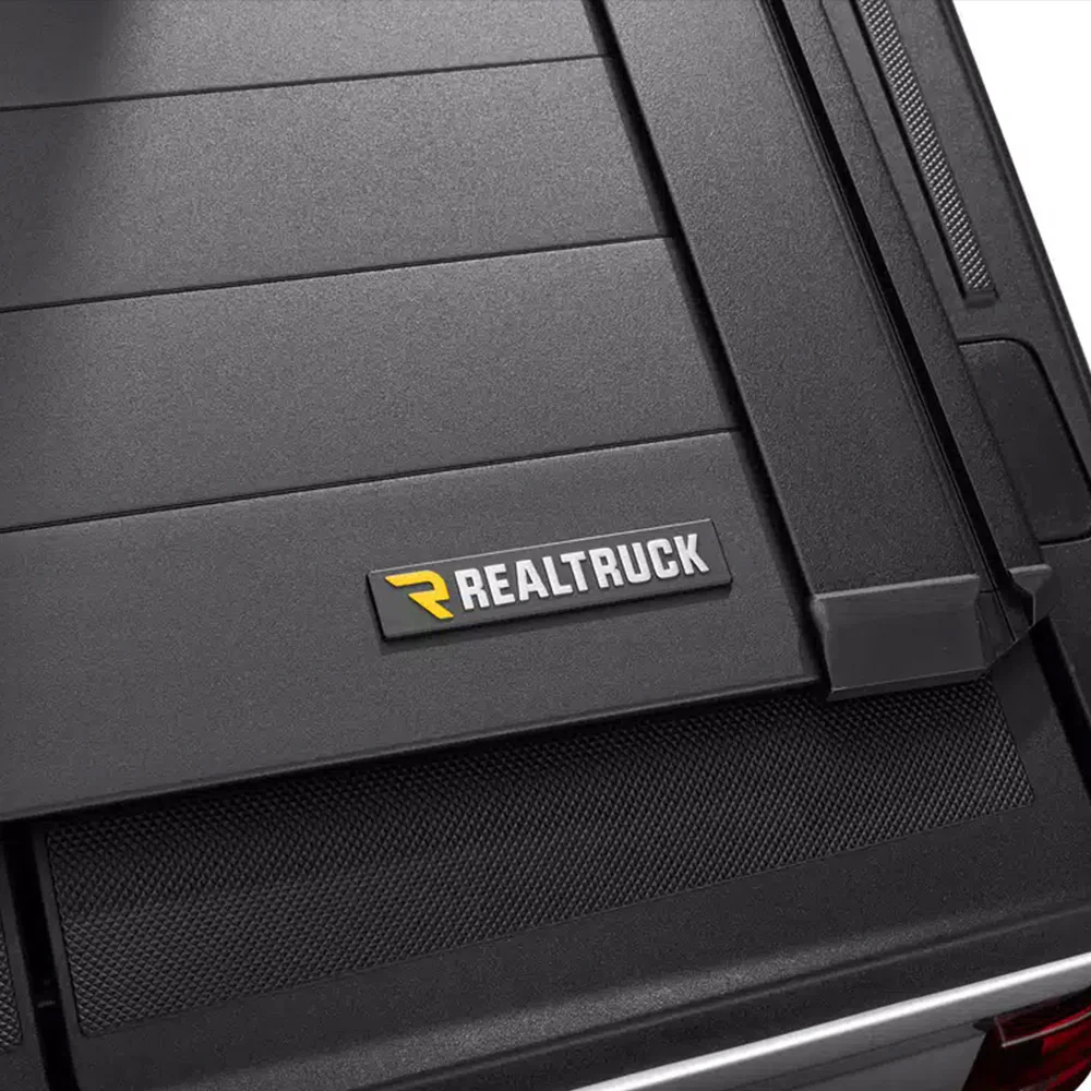 RetraxPro FRC-4000 EZ-OFF Manual Retractable Tonneau Cover w/ T-Slot Rails Tacoma (2024+) - Image 9