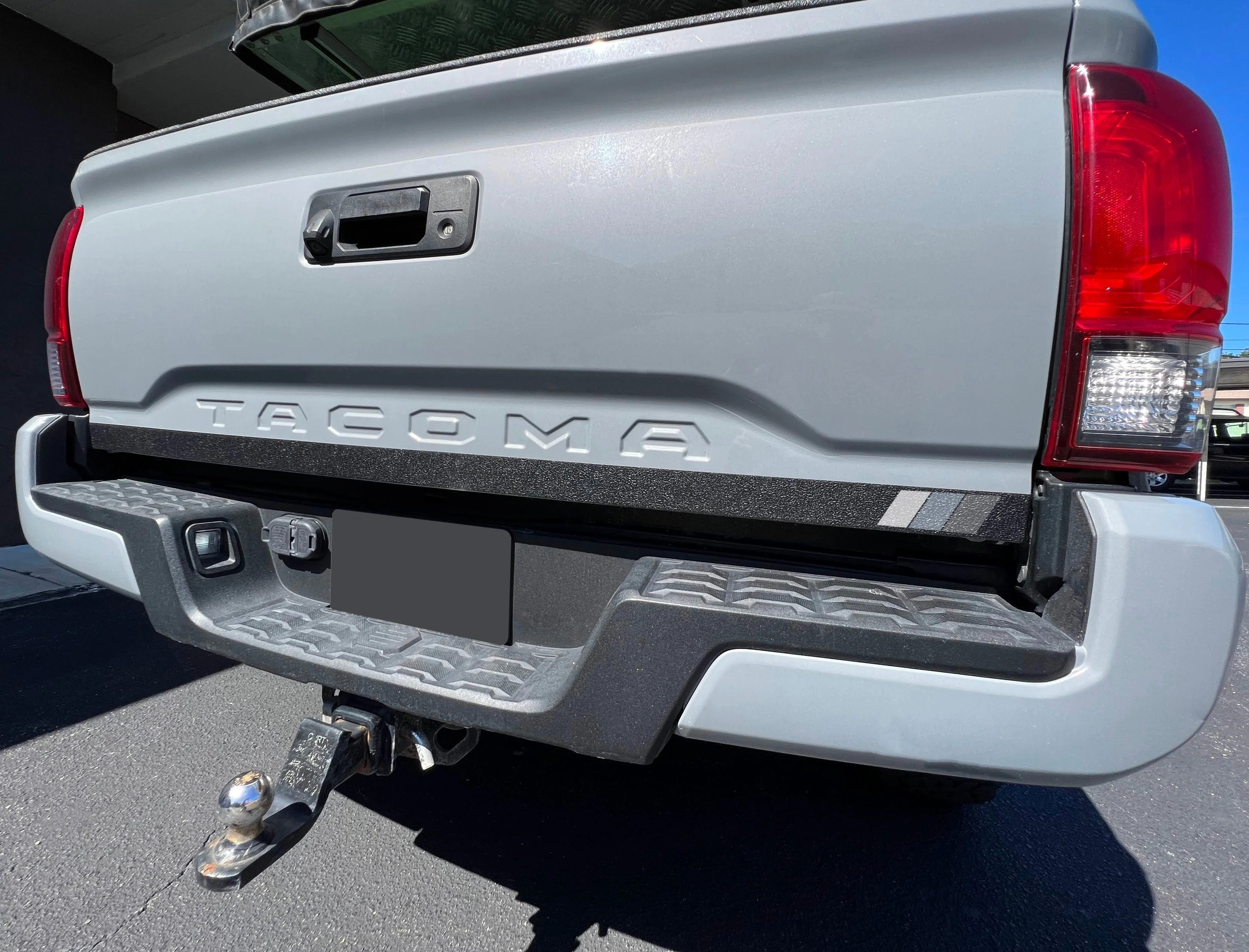 Textured Tailgate Protection Overlay Tacoma (2016-2023) - Image 4