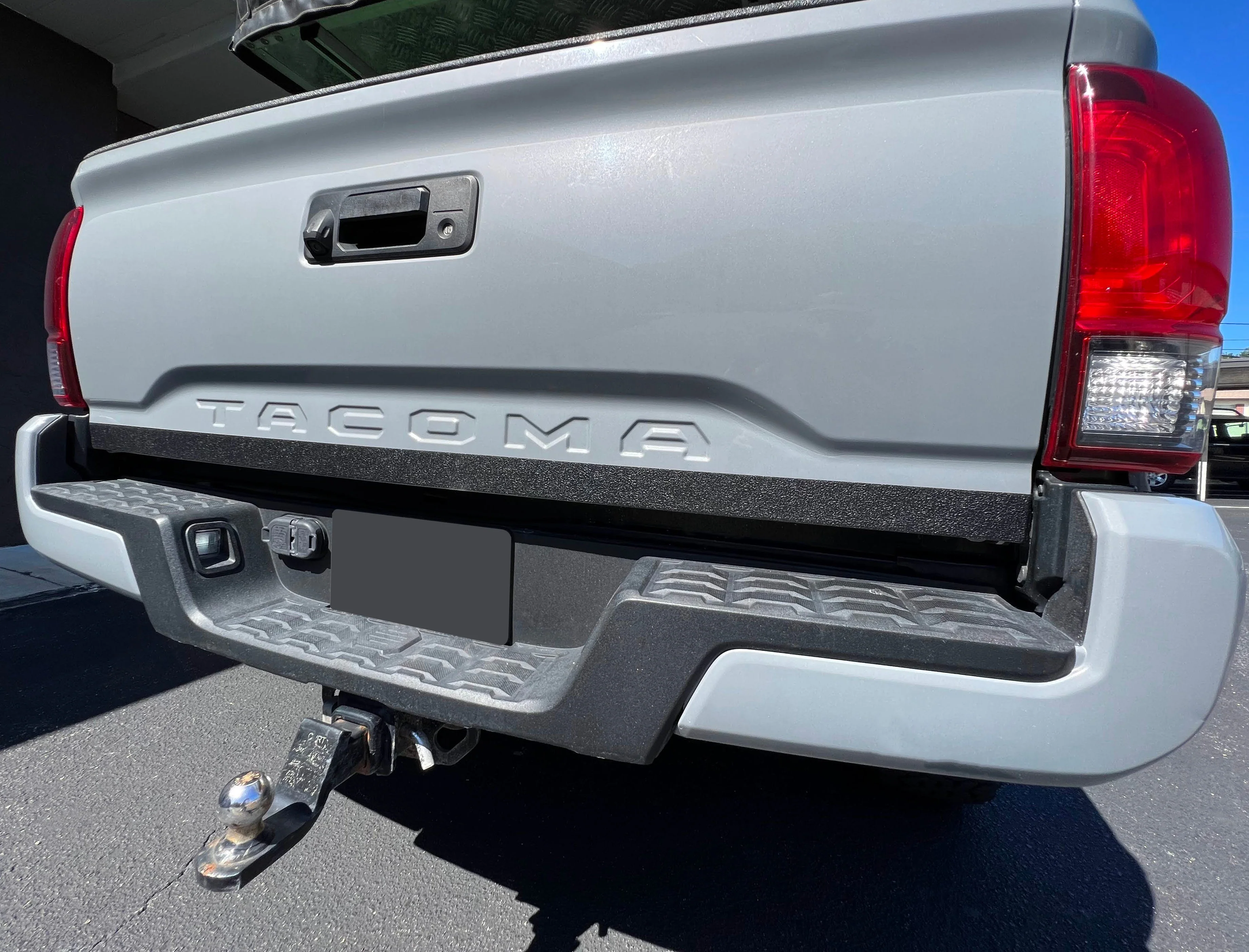 Textured Tailgate Protection Overlay Tacoma (2016-2023) - Image 8