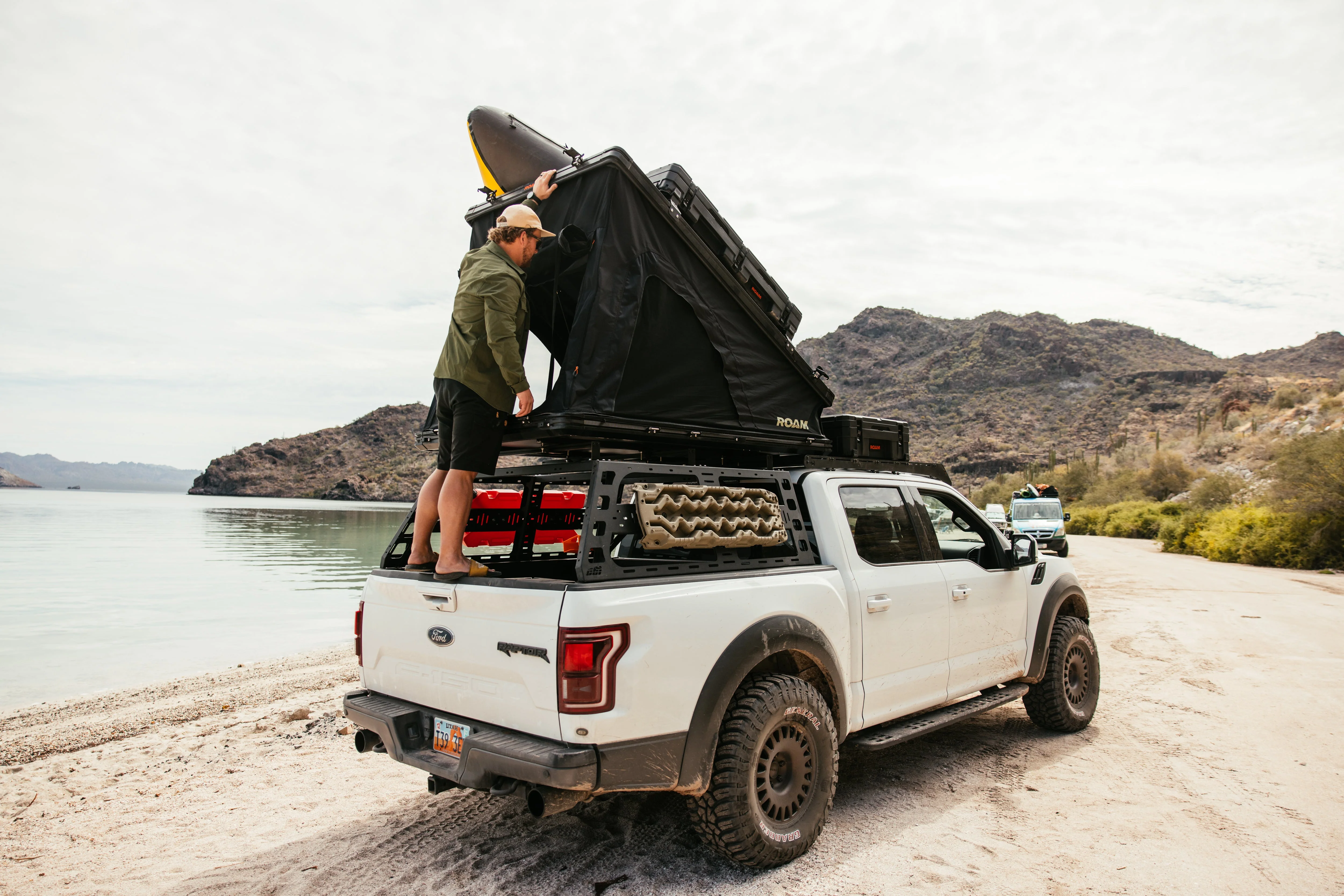 The Desperado Hardshell Rooftop Tent - Image 8