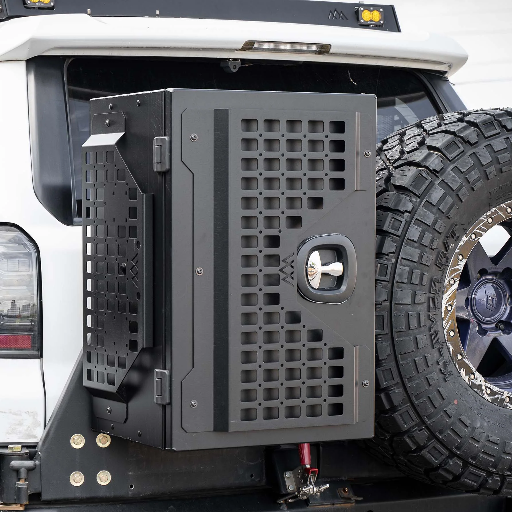 Universal Adventure Storage Box (19x28x15) - Image 9